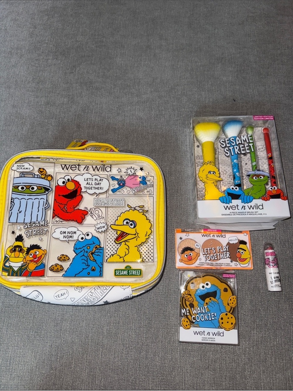 wet n wild x Sesame Street Womens Makeup Lot & Brush Set